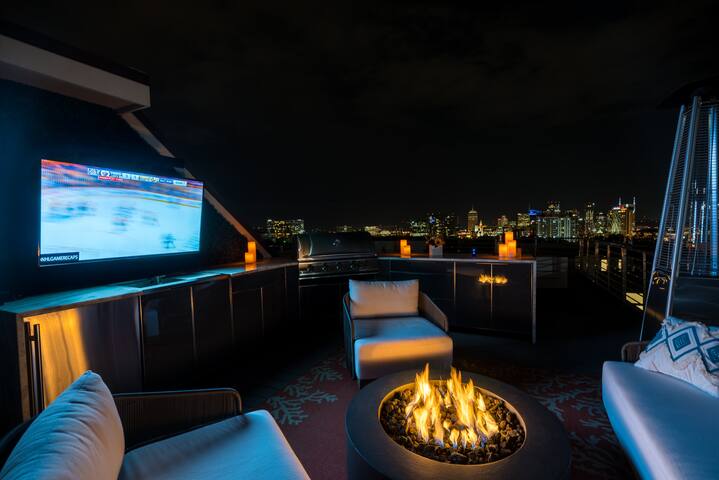 Private Rooftop, Fire Pit, & Downtown Views gallery image 4