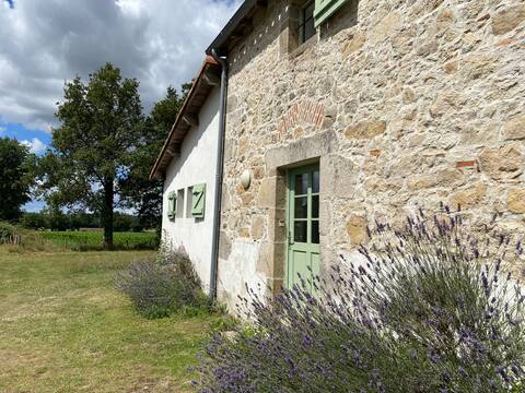 Yôle Gîte, 15 minutes from Puy du Fou