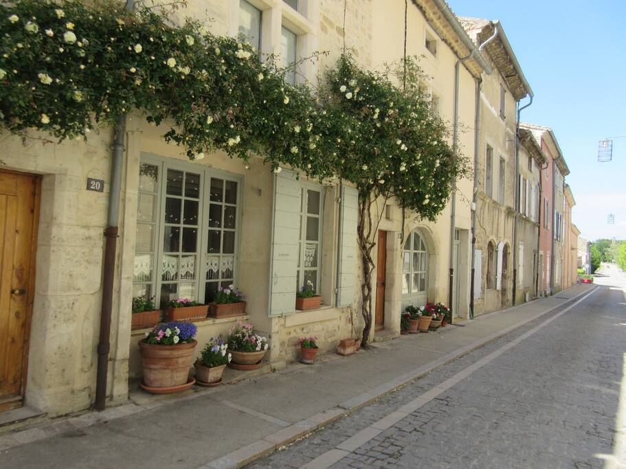 Entrée rue du grand faubourg