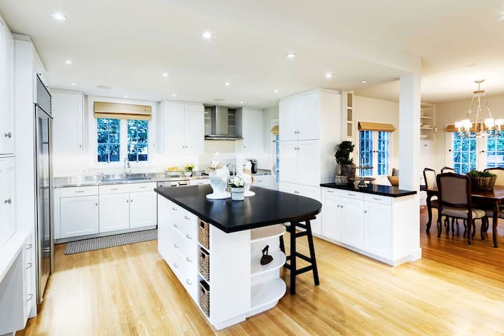 EXQUISITE PALO ALTO HOME | LOVELY ENGLISH GARDENS gallery image 5