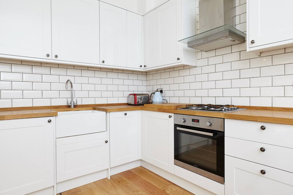 Large modern kitchen with farmhouse sink
