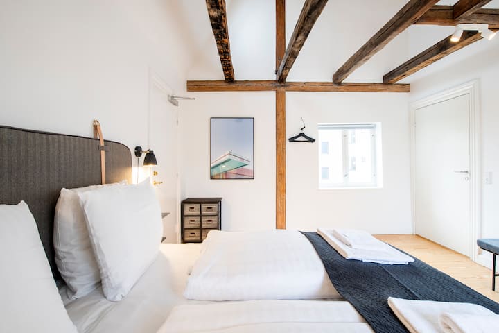 Town Hall penthouse by Daniel&Jacob’s gallery image 2