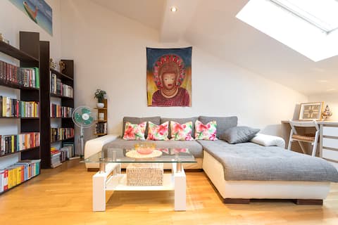 Popular Airbnb listing: Lovely Penthouse Apartment in Favoriten