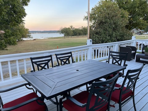 The Lily Pad Lake Hudson huge deck and lake view