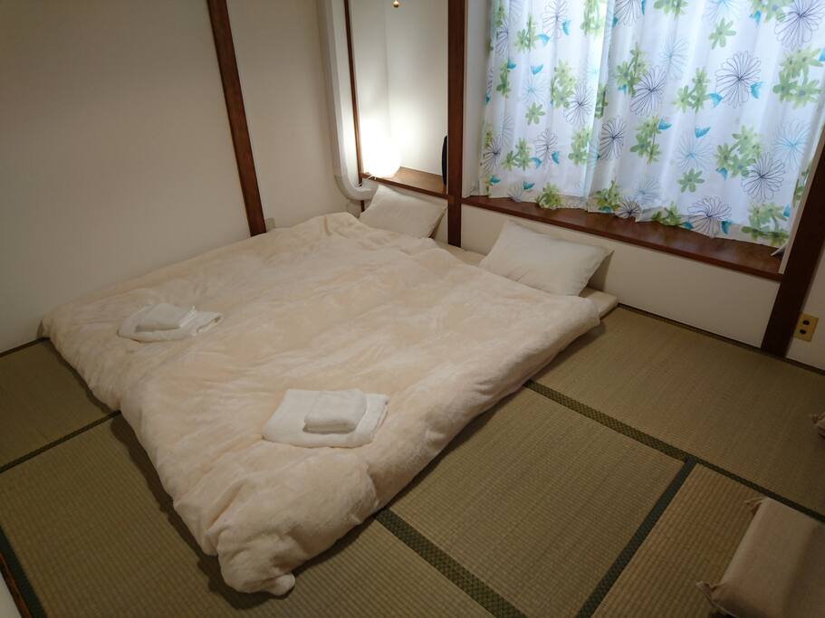 Room and futon of pure Japanese style
純日本文化の和室(シンプル・ザ・ベスト)