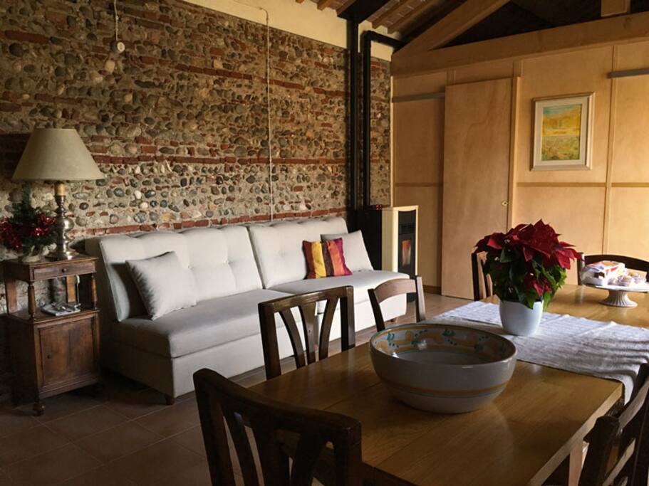 ENG: View of the living room ITA: Vista del soggiorno