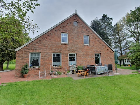 Susanne's country house North Sea coast 2 adults + K Holtgast