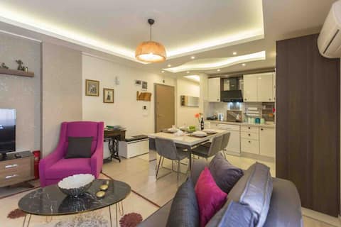 Popular Airbnb listing: A cozy smart home in Kusadasi Old-Town. in Kuşadası
