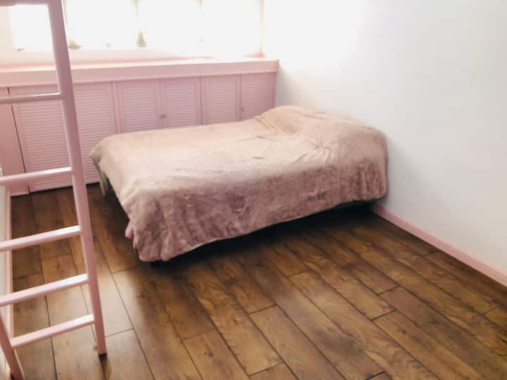 Dhoma 2 me krevat dopio 