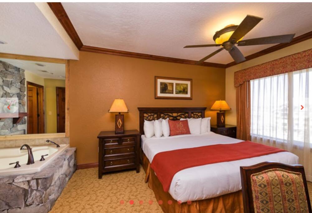 Bedroom with King Bed and Jacuzzi