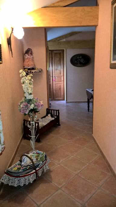 Couloir desservant les 3trois chambres