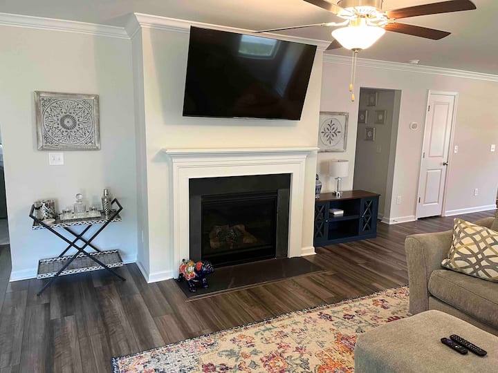 3 Bedroom Home Like New
“Central Station” - High Point