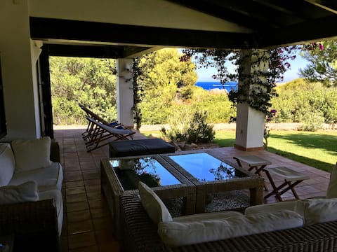 Beautiful villa, sea view, 5 min to beach