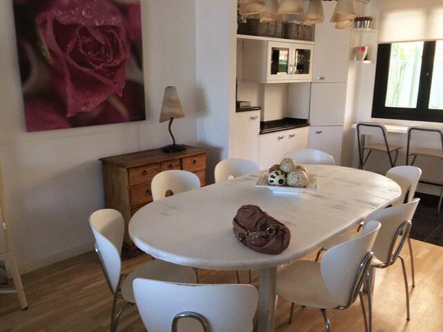 Aldakoenea Terrace. gallery image 3