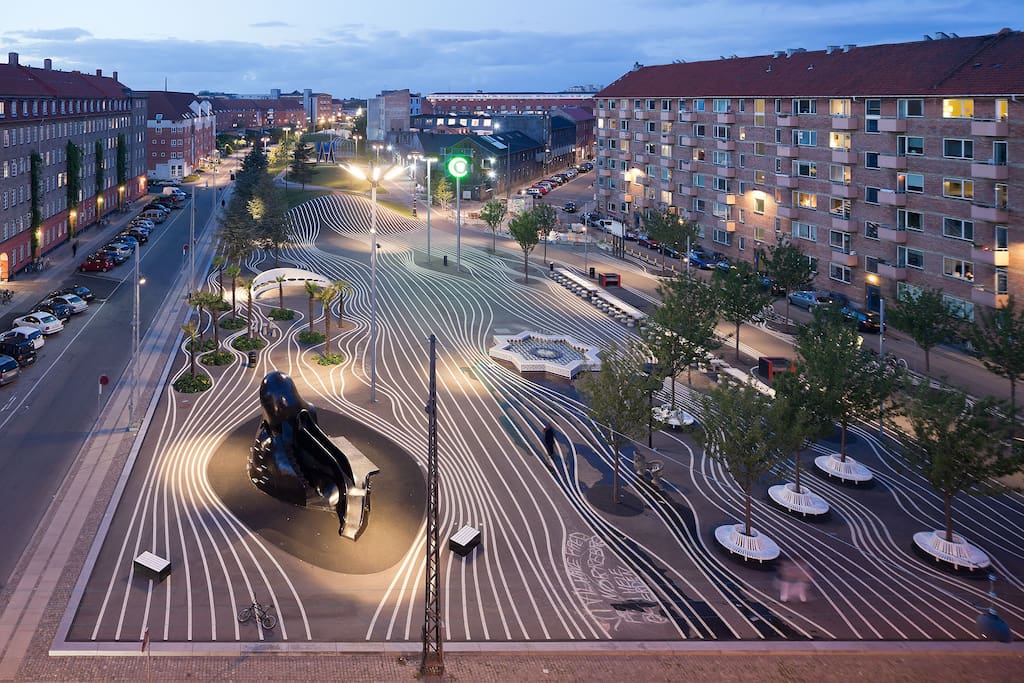 Den sorte plads - the black plaza - 2 min walk from the apartment