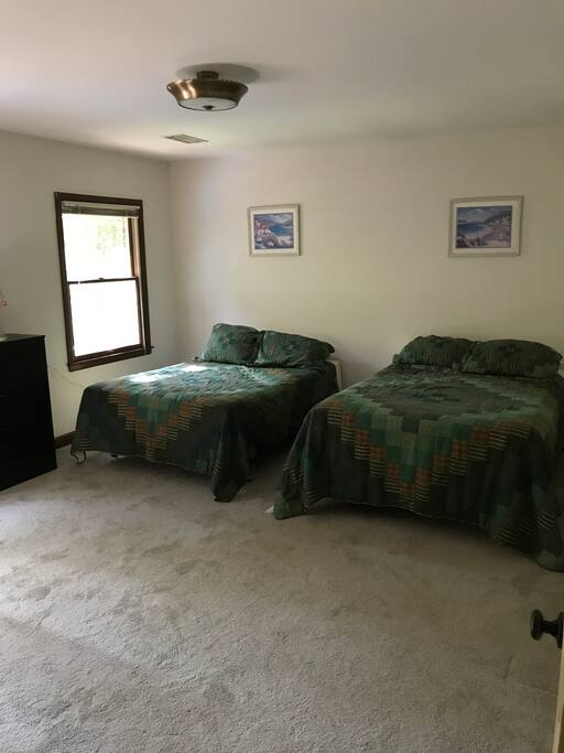 Spacious Room w/Two Double Beds