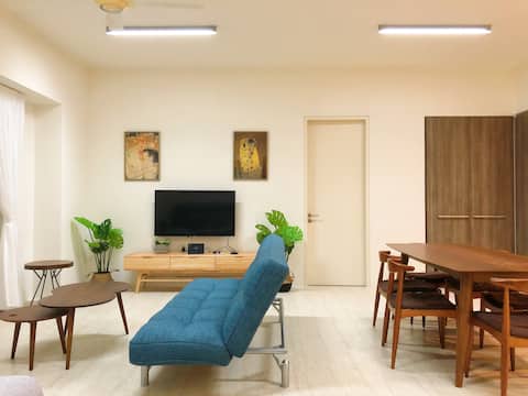 Heart of Ferringhi Luxury Condo @By The Sea 沿海公寓