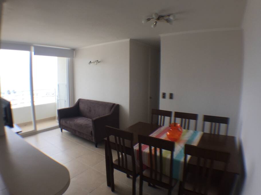 Comedor amplio para 4 huespedes