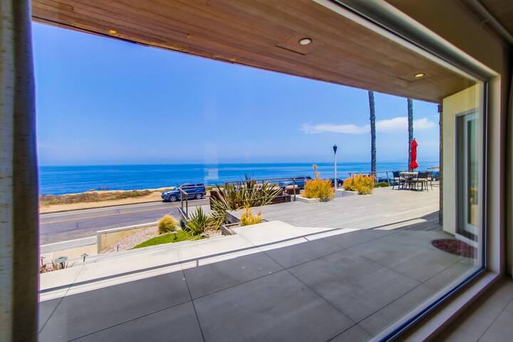 VILLA SUNSET MODERN – Spectacular Oceanfront Home gallery image 2