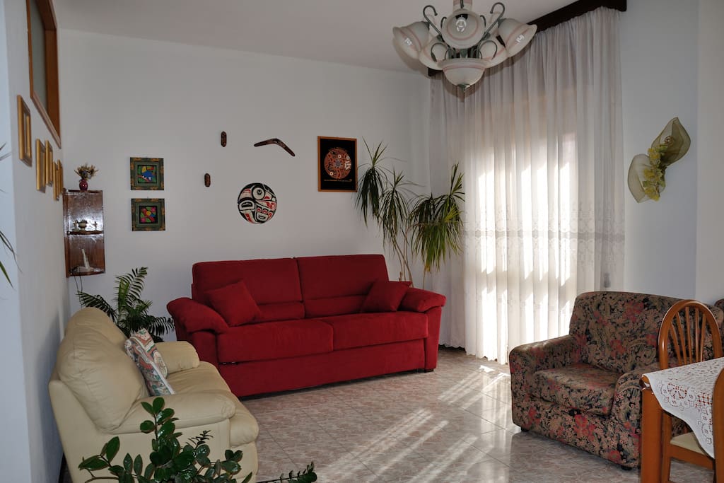 Ampio e luminoso Salotto