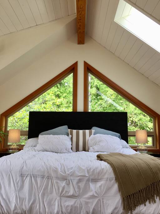 Master (Loft) Bedroom