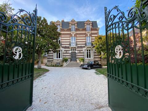 Maison Blanche Chartres – 5* Guesthouse
