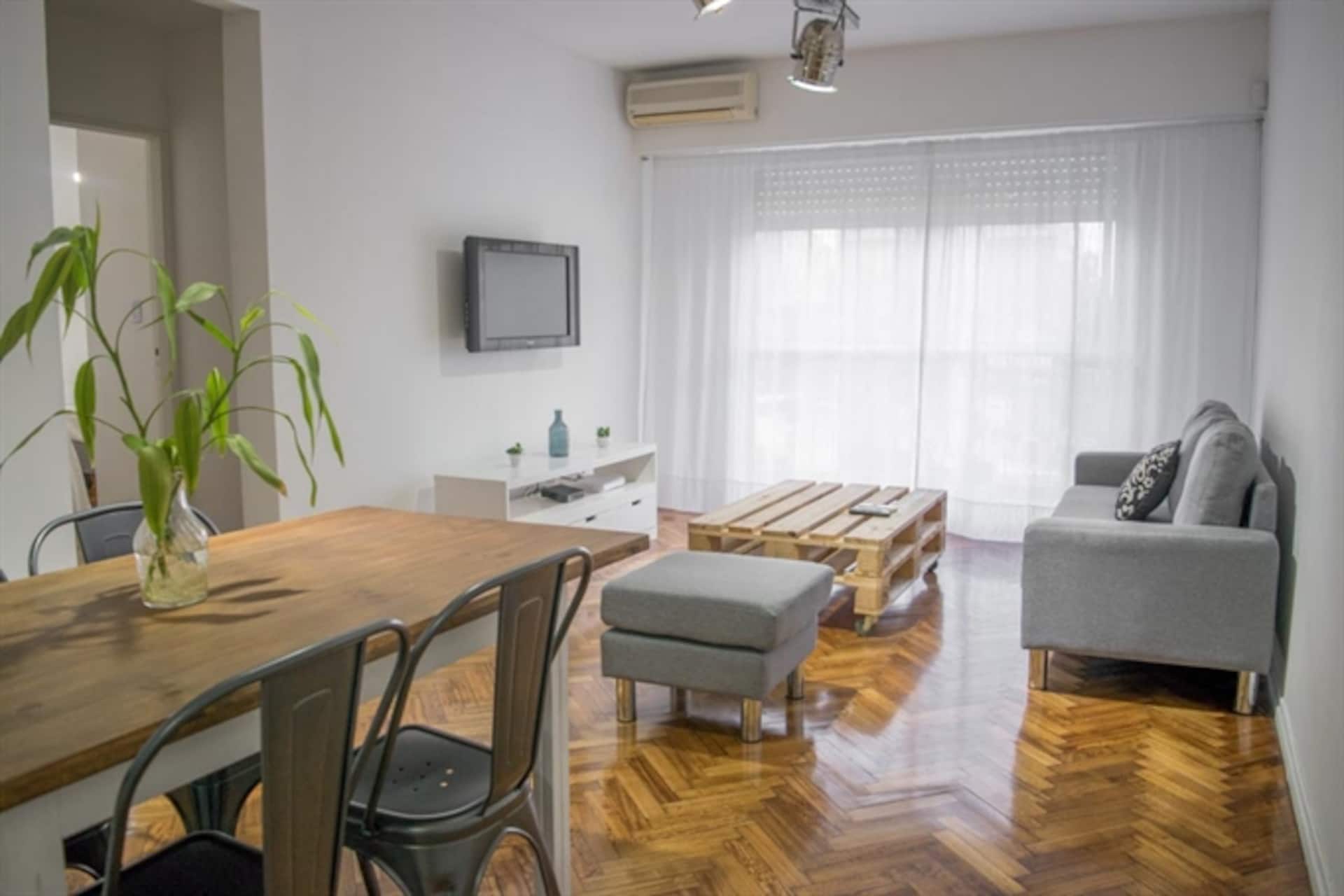 Refurbished three-bedroom apartment in Núñez
