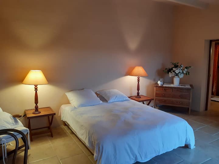 kiambatisho (chumba 4)