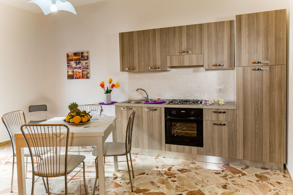 Bilocale "Nazionale" indipendente con bagno, cucina e balcone
