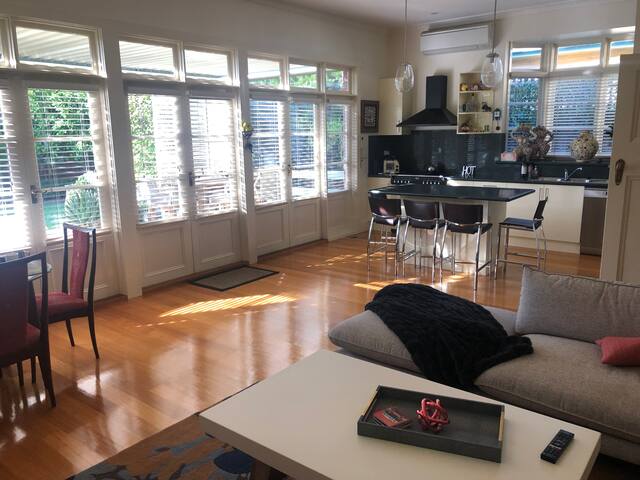 3 Bedroom, 3.5 bathrm, Home w double garage gallery image 5