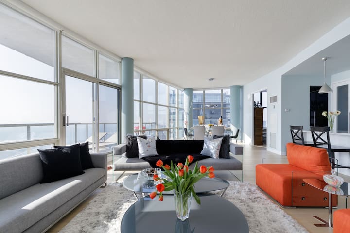 Windows Galore in Modern Apartment near Waterfront