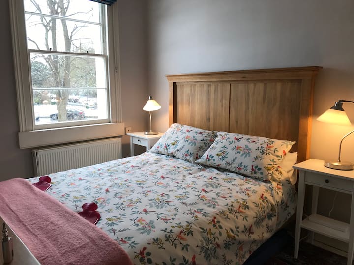 Изглед към вила - втора спалня