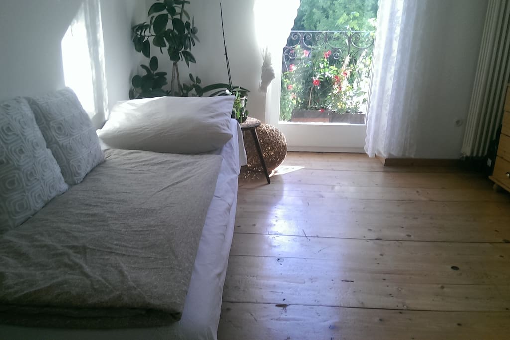 Dein Zimmer mit französischem Balkon/ Room with french balcony