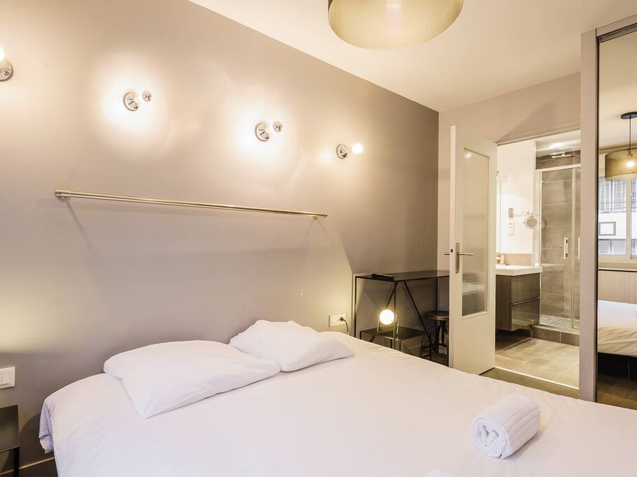 Guest room