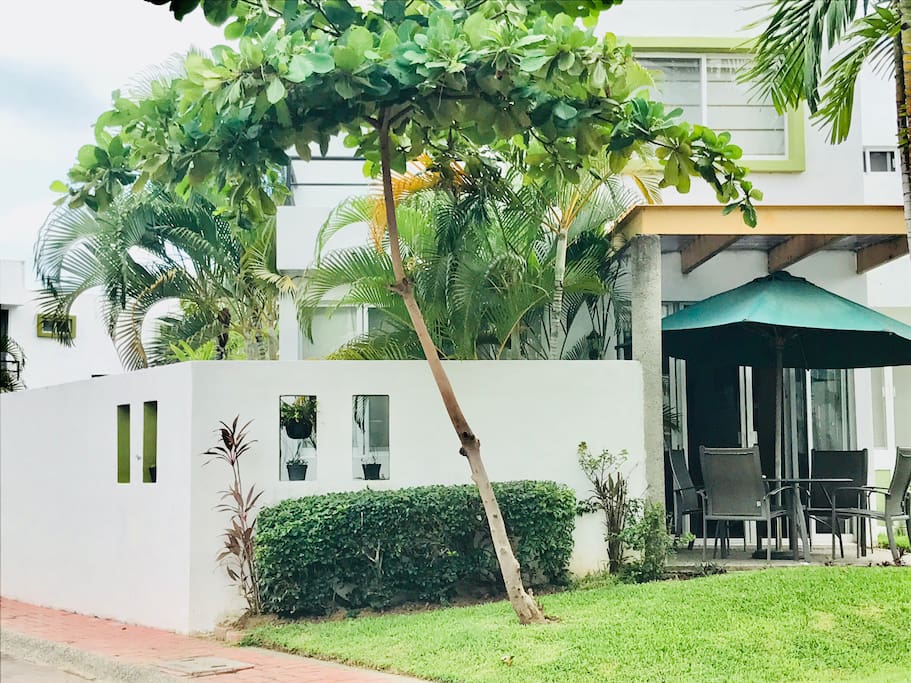 Your corner unit fabulous 3 bedroom vacation home awaits you