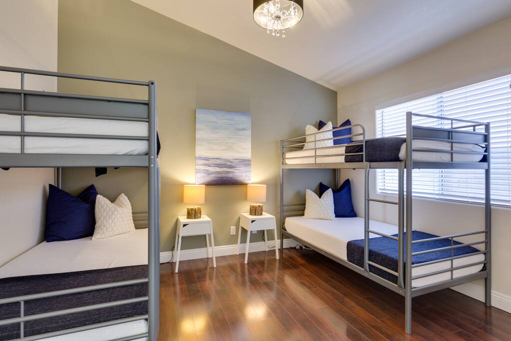 Guest room 2 bunk beds