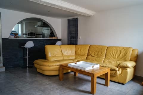 Large very well equipped house with private courtyard