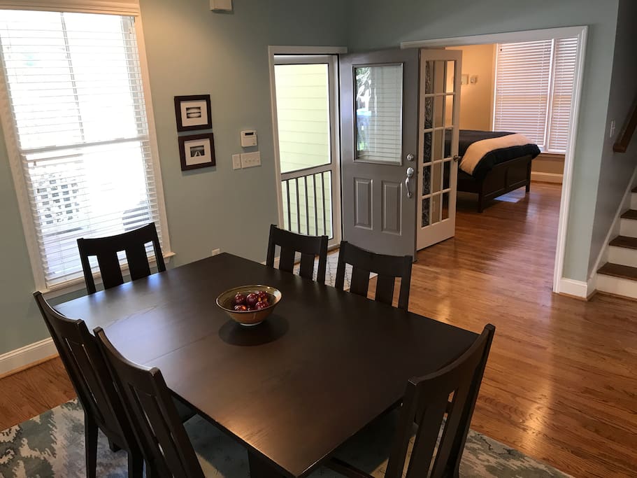 Dining room - seats 8