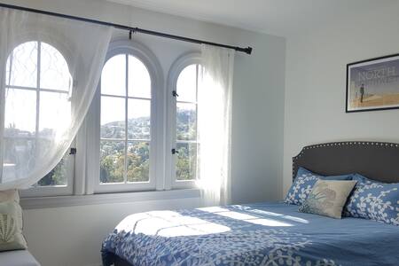 Beautiful Spanish Studio - Hollywood