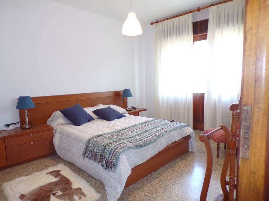 Habitación 1 principal con cama de 150