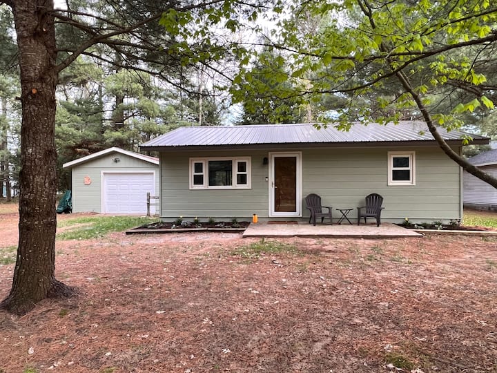 Grayling Catch n’ Relax Cottages for Rent in Grayling, Michigan