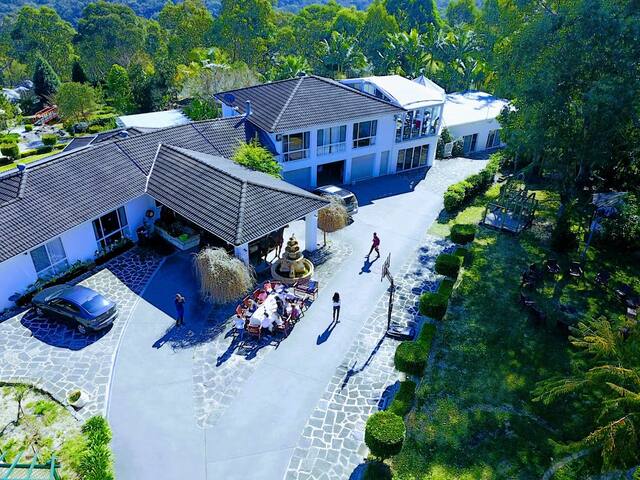 Private exclusive resort – 40 Min to City gallery image 2