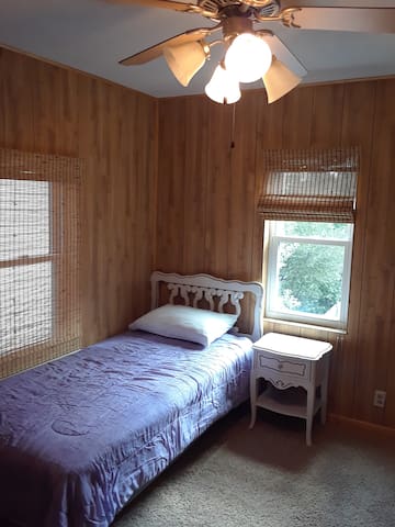 Ace & Lava's Kingdom (purple room)