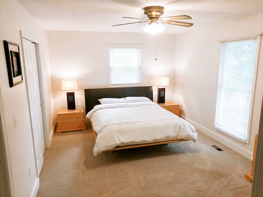 Bedroom #2 (Organic Queen mattress)