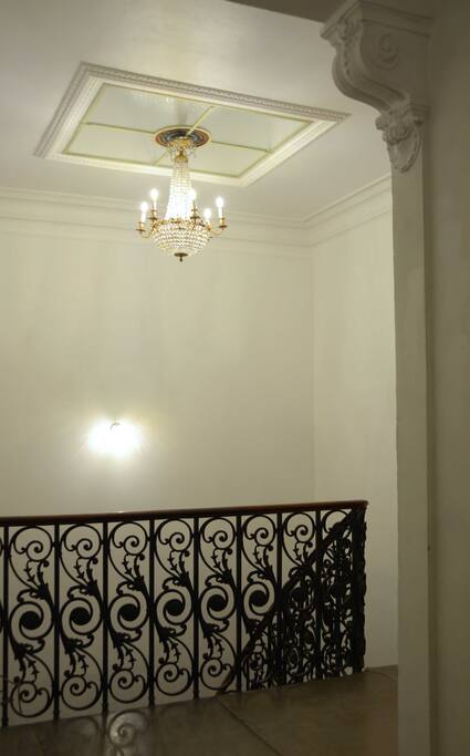 le hall