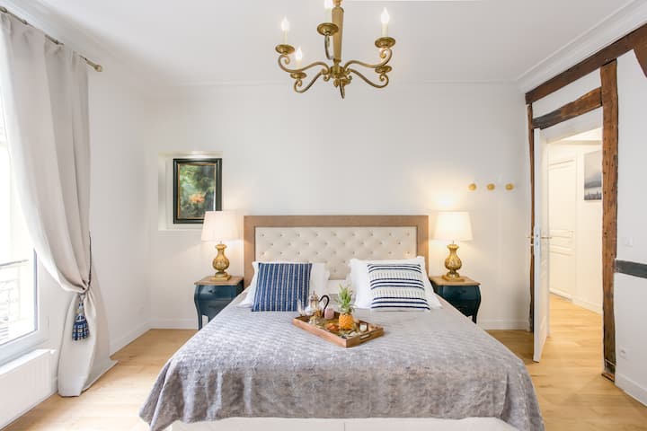 The Versailles Room: การหักมุมสไตล์บาโรกสำหรับการเข้าพักแบบราชวงศ์