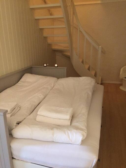 Her sover man godt!