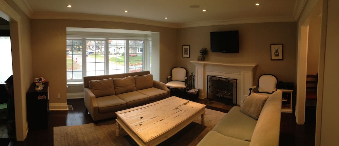 Gorgeous and private 4 bed, 2 bath west end home gallery image 2