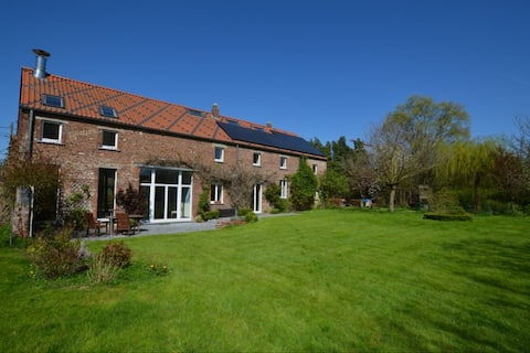 Cosy farmhouse, spacious garden 30km from Brussels