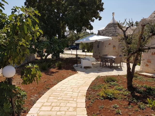 Almapetra Trulli Resort – Trullo “La Quercia” gallery image 2